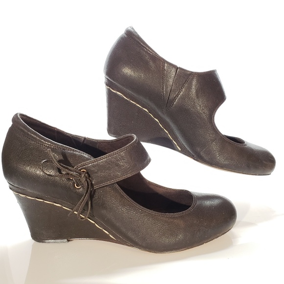Antia Gray Leather Mary Jane Wedges Size 9WW! - Picture 2 of 7